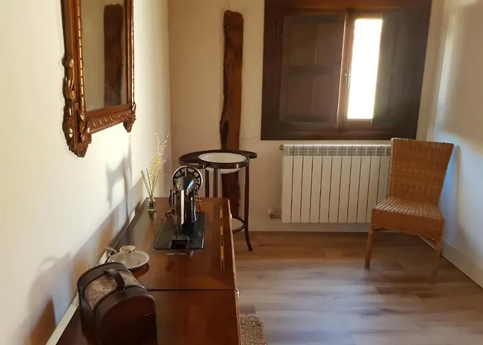 Tierras De * Aguilera