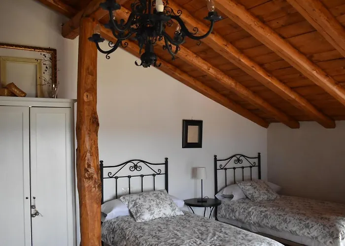 Tierras De 펜션 Aguilera