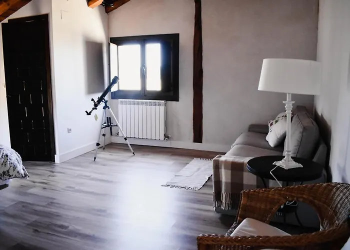 Tierras De * Aguilera