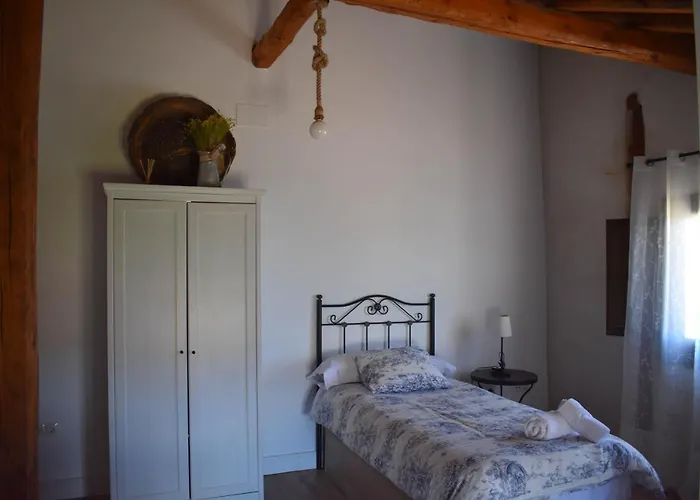 Tierras De * Aguilera